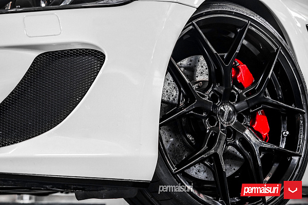 Фото дисков Vossen HF-5 Черный глянец на Maserati GranTurismo I