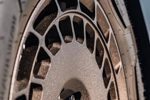 Фото дисков Brixton Forged TR09 AERO1 Другой цвет на Tesla Cybertruck