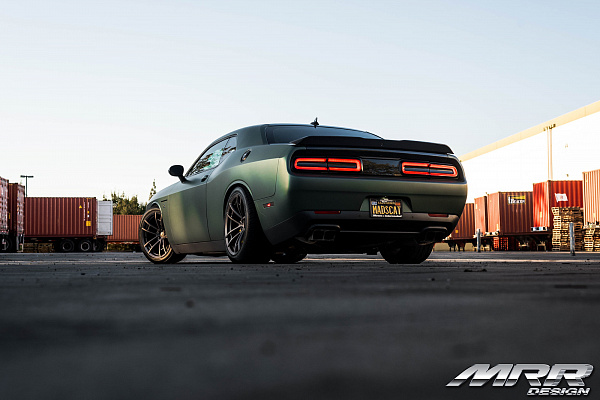 Фото дисков MRR M392 Сатиновая бронза на Dodge Challenger III