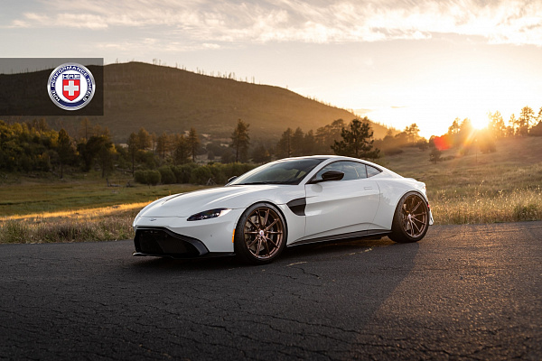 Фото дисков HRE P104SC Глянцевая темная медь на Aston Martin Vantage 4