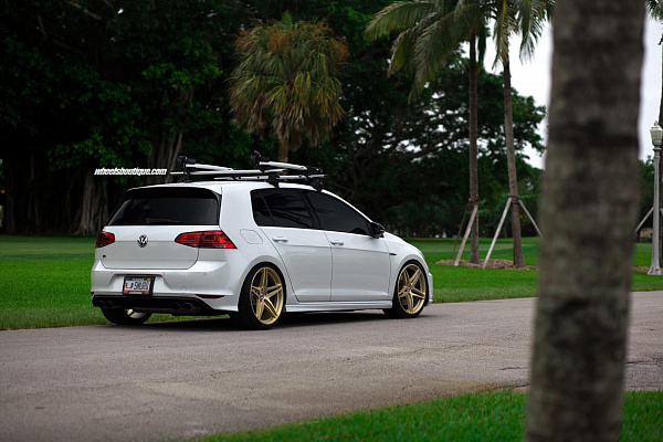 Volkswagen Golf R