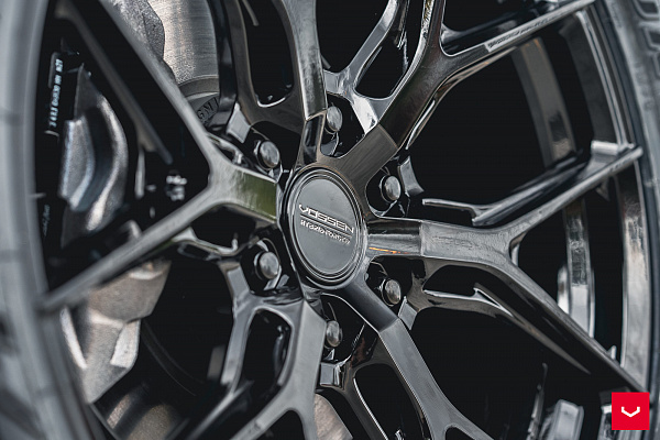 Фото дисков Vossen HF6-4 Черный глянец на Chevrolet Silverado IV
