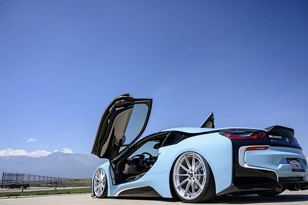 Фото дисков Savini SV-F1 Глянцевый лак на BMW i8