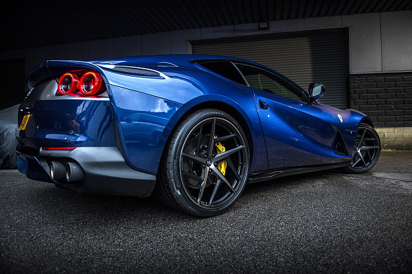 Фото дисков Kahn Type 52 Черный сатин на Ferrari 812