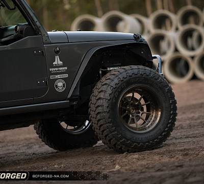 Фото дисков BC Forged LE10 // MLE10 на Jeep Wrangler III (JK)