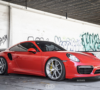 Фото дисков Strasse Wheels SM5R Deep Concave Monoblock на Porsche 911 VII