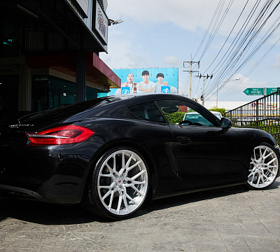 Фото дисков Vossen M-X3 на Porsche Cayman II