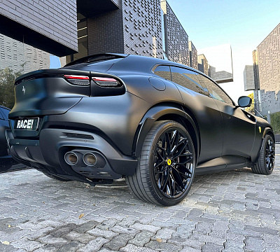 Фото дисков HRE P200 на Ferrari Purosangue