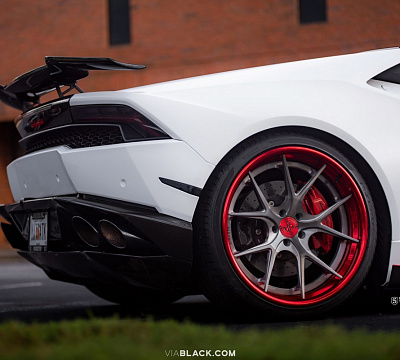 Фото дисков Strasse Wheels SM5R Deep Concave на Lamborghini Huracan