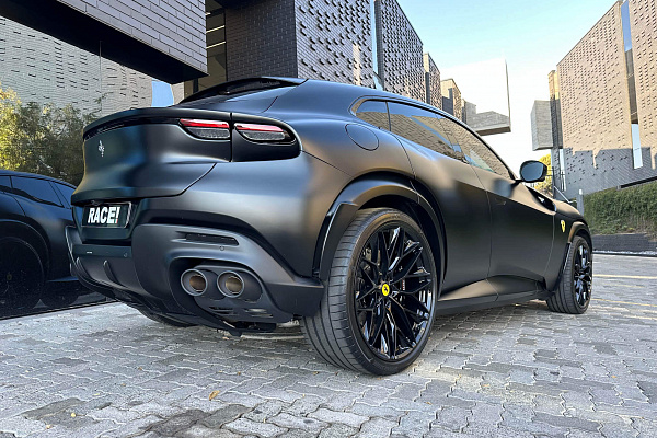 Фото дисков HRE P200 Черный глянец на Ferrari Purosangue
