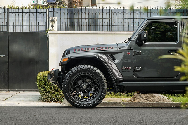 Фото дисков 4PLAY 4P55 Черный глянец на Jeep Wrangler IV (JL)