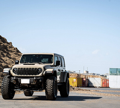 Фото дисков HRE 501 на Jeep Wrangler IV (JL)