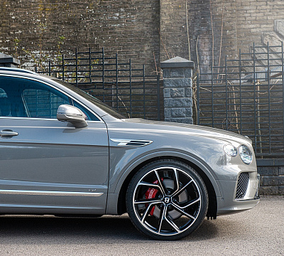 Фото дисков Kahn Type 54 на Bentley Bentayga