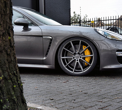 Фото дисков Vossen VFS-1 на Porsche Panamera I
