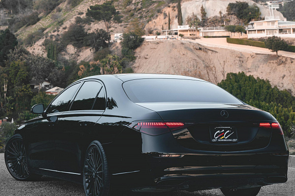 Фото дисков CEC C114 Черный глянец на Mercedes-Benz S-Class (W223)
