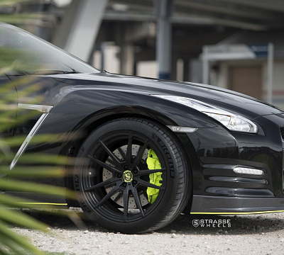 Фото дисков Strasse Wheels SV1 Deep Concave Monoblock на Nissan GT-R