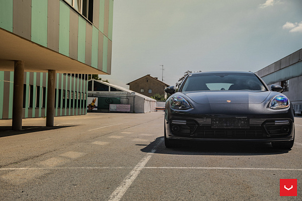 Фото дисков Vossen HF-2 Черный глянец на Porsche Panamera II