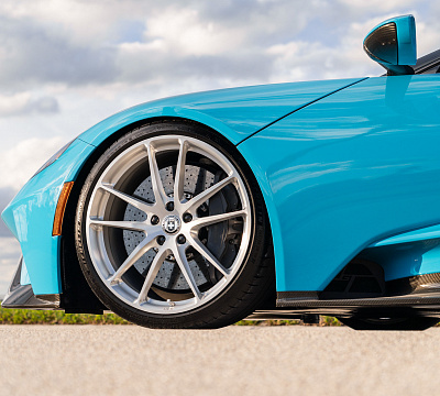Фото дисков HRE P104 на Ford GT II