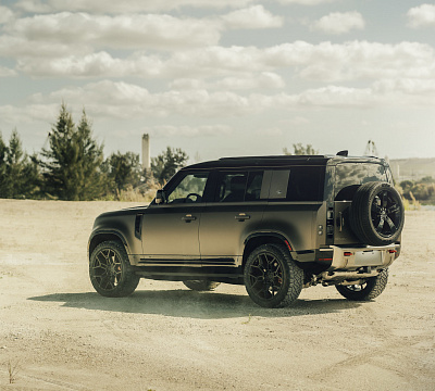 Фото дисков Vossen UV-4 на Land Rover Defender II