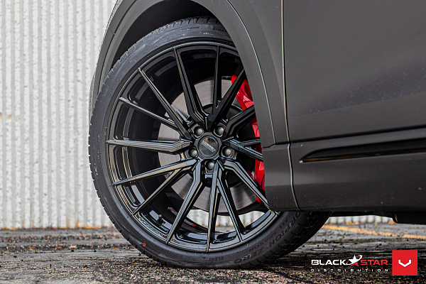 Фото дисков Vossen HF-4T Черный глянец на Audi Q8