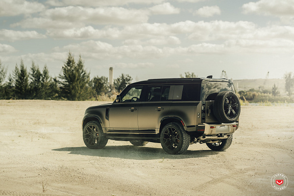 Фото дисков Vossen UV-4 Черный сатин на Land Rover Defender II