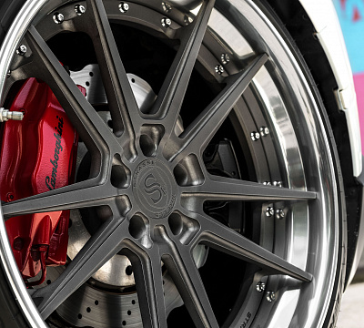 Фото дисков Strasse Wheels SV1 Deep Concave FS на Lamborghini Huracan