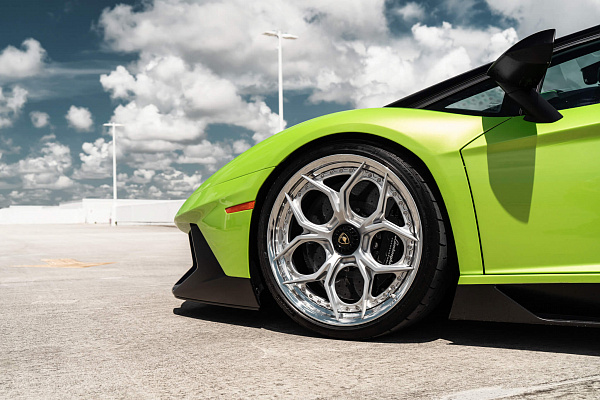 Фото дисков HRE S111SC Полированный лак на Lamborghini Aventador