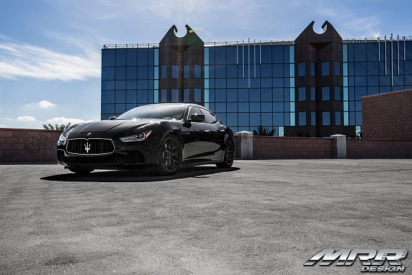 Фото дисков MRR FS01 Черный сатин на Maserati Ghibli