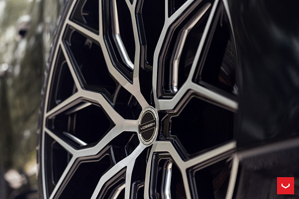 Фото дисков Vossen HF-2 Алмазная проточка на Lexus LX III