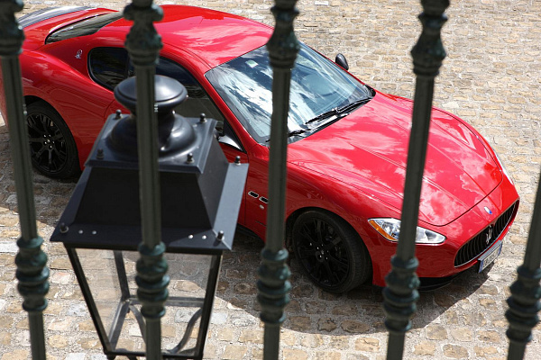 Фото дисков Maserati TRIDENT Черный глянец на Maserati GranTurismo I