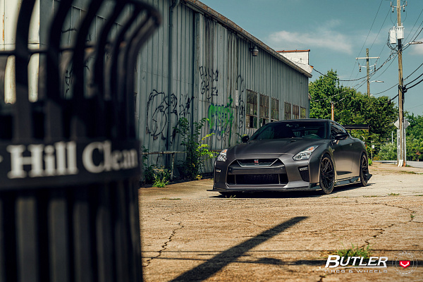 Фото дисков Vossen M-X6 Черный глянец на Nissan GT-R