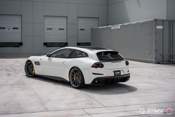 Фото дисков Vossen M-X2 Сатиновый темный лак на Ferrari GTC4Lusso