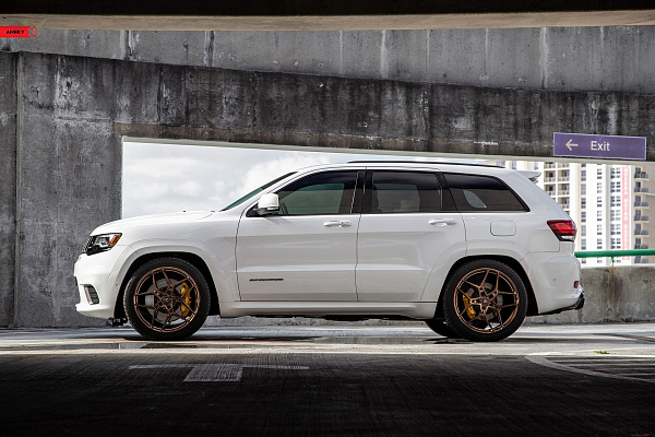 Фото дисков Anrky S1-X4 Глянцевая бронза на Jeep Grand Cherokee IV