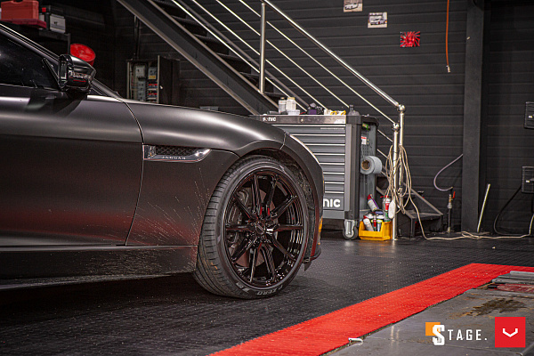 Фото дисков Vossen HF-3 Черный глянец на Jaguar F-Type