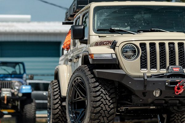 Фото дисков 4PLAY 4P55 Черный глянец на Jeep Gladiator II (JT)