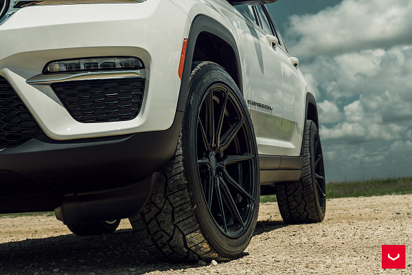 Фото дисков Vossen HF-3 Черный глянец на Jeep Grand Cherokee V