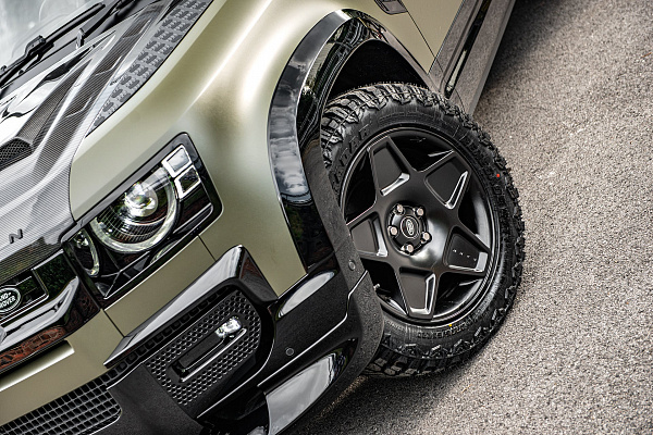 Land Rover Defender II
