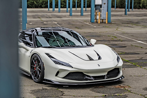 Фото дисков Strasse Wheels SV10 Deep Concave FS Черный глянец на Ferrari SF90