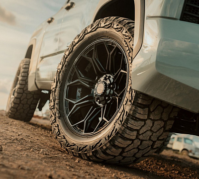 Фото дисков 4PLAY 4P83 на Toyota Tundra III