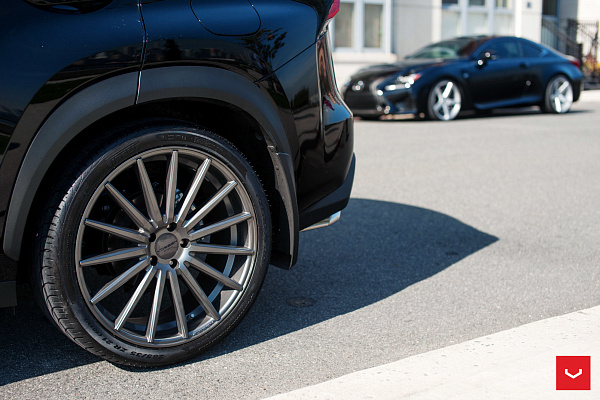 Фото дисков Vossen VFS-2 Серебро на Lexus NX I