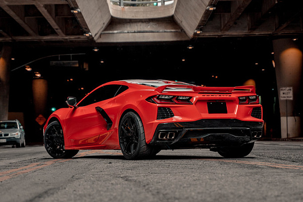 Фото дисков MRR FS01 Черный глянец на Chevrolet Corvette C8