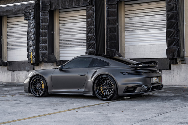 Фото дисков Strasse Wheels SV15 Deep Concave FS Черный глянец на Porsche 911 VIII