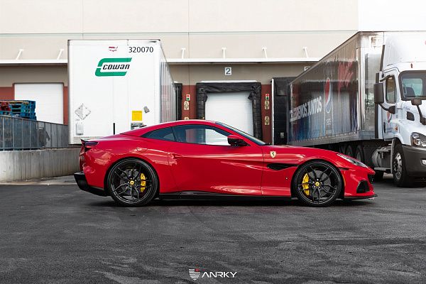 Фото дисков Anrky AN11 Черный глянец на Ferrari Portofino