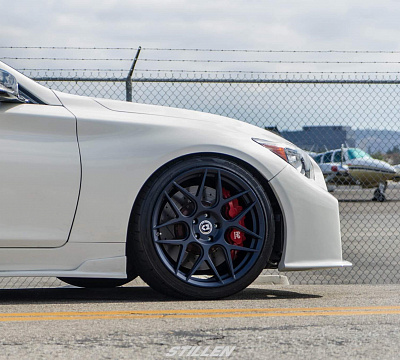 Фото дисков HRE FF01 на Infiniti Q50