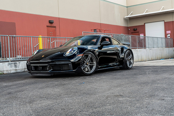 Фото дисков HRE P107SC Глянцевый темный лак на Porsche 911 VIII