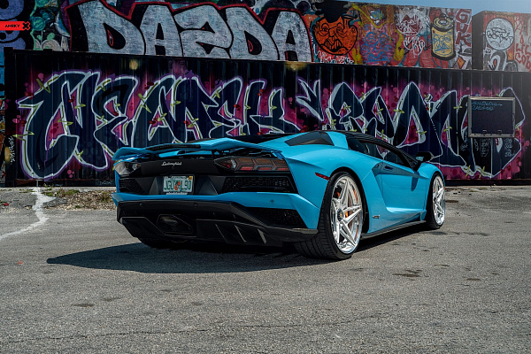 Фото дисков Anrky S3-X3 Глянцевый лак на Lamborghini Aventador