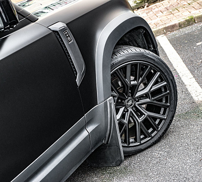 Фото дисков Kahn RS 3.0 на Land Rover Defender II