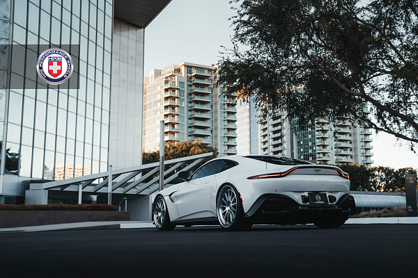 Aston Martin Vantage