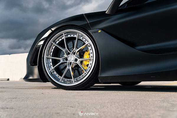 Фото дисков Anrky AN32 Полированный лак на McLaren 720S