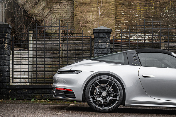 Фото дисков Kahn Type 11 Сатиновый графит на Porsche 911 VIII
